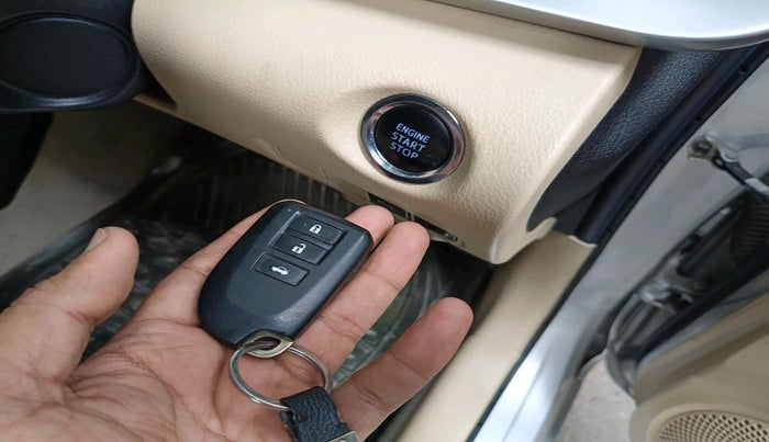 2020 Toyota YARIS G MT, Petrol, Manual, 70,366 km, interior