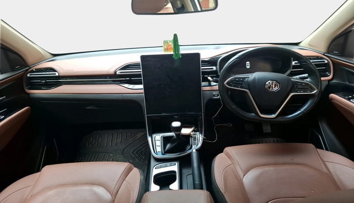 2023 MG HECTOR PLUS SHARP PRO 2.0 TURBO DIESEL 7 STR, Diesel, Manual, 30,001 km, interior