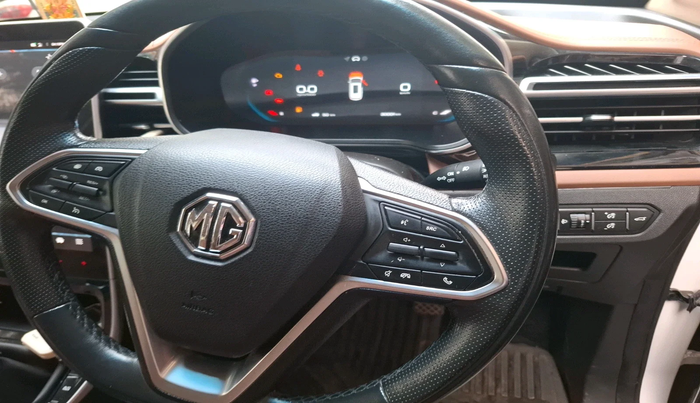 2023 MG HECTOR PLUS SHARP PRO 2.0 TURBO DIESEL 7 STR, Diesel, Manual, 30,001 km, interior