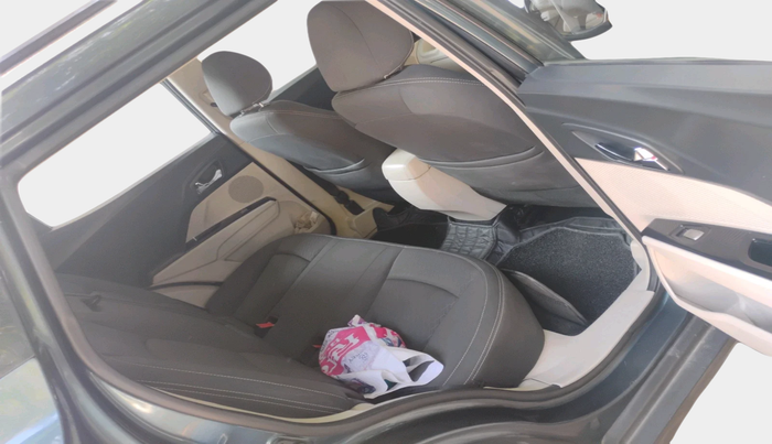 2019 Mahindra XUV300 W8 1.2 PETROL, Petrol, Manual, 40,736 km, interior
