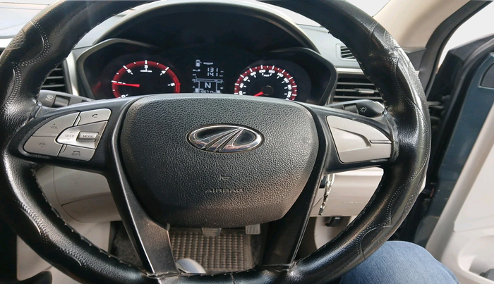 2019 Mahindra XUV300 W6 1.5 DIESEL, Diesel, Manual, 1,07,006 km, interior