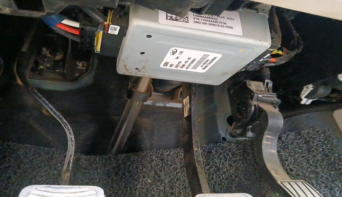 2019 Mahindra XUV300 W6 1.5 DIESEL, Diesel, Manual, 1,07,006 km, interior