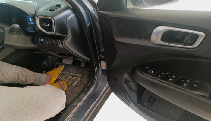 2019 Hyundai VENUE SX PLUS 1.0 TURBO DCT, Petrol, Automatic, 69,735 km, interior