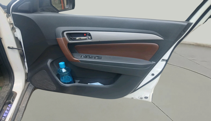 2016 Maruti Vitara Brezza ZDI PLUS, Diesel, Manual, 62,749 km, interior