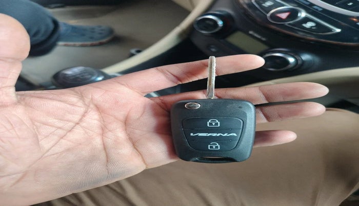 2013 Hyundai Verna FLUIDIC 1.6 VTVT SX, Petrol, Manual, 83,581 km, interior