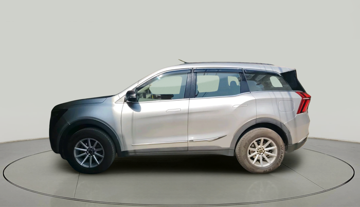 2023 Mahindra XUV700 MX P MT 5 STR, Petrol, Manual, 19,457 km, exterior