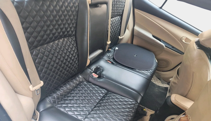2018 Toyota YARIS J CVT, Petrol, Automatic, 35,441 km, interior