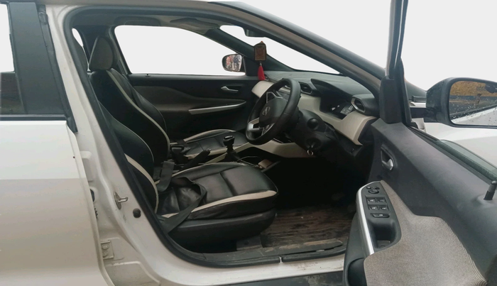 2021 Nissan MAGNITE XL, Petrol, Manual, 17,428 km, interior