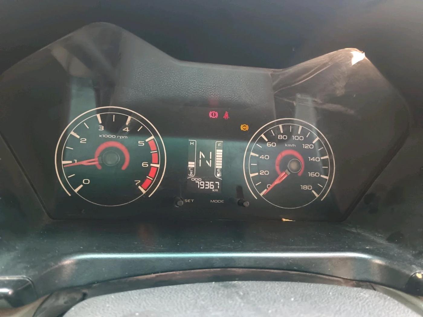 2016 Mahindra Kuv100 K4 D 6 STR, Diesel, Manual, 80,000 km, interior