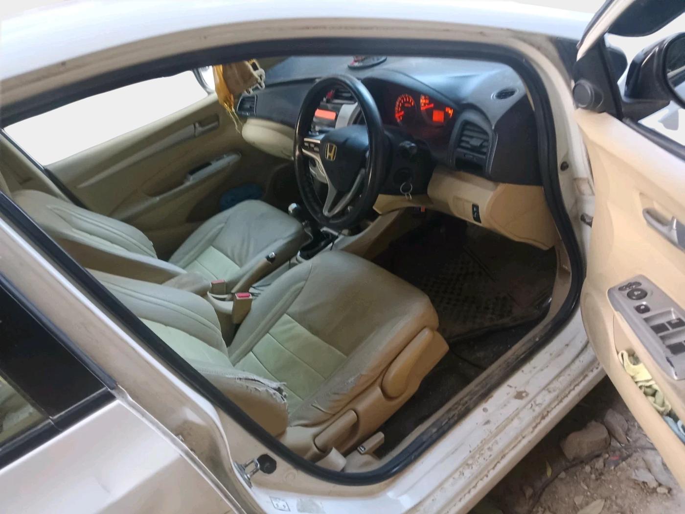 2010 Honda City 1.5L I-VTEC V MT, Petrol, Manual, 1,15,691 km, interior