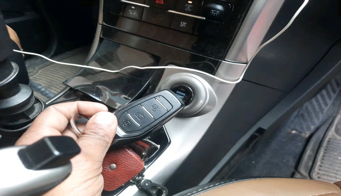 2019 Mahindra XUV500 W11, Diesel, Manual, 47,398 km, interior