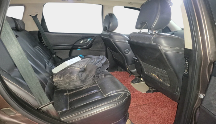 2017 Mahindra XUV500 W10, Diesel, Manual, 55,494 km, interior