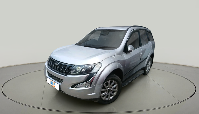 2017 Mahindra XUV500 W10 AT 1.99, Diesel, Automatic, 1,04,500 km, exterior