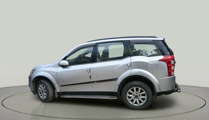 2017 Mahindra XUV500 W10 AT 1.99, Diesel, Automatic, 1,04,500 km, exterior