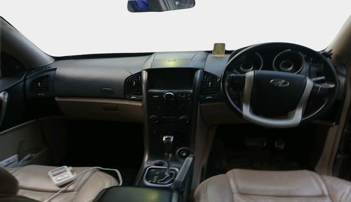 2017 Mahindra XUV500 W10 AT 1.99, Diesel, Automatic, 1,04,500 km, interior