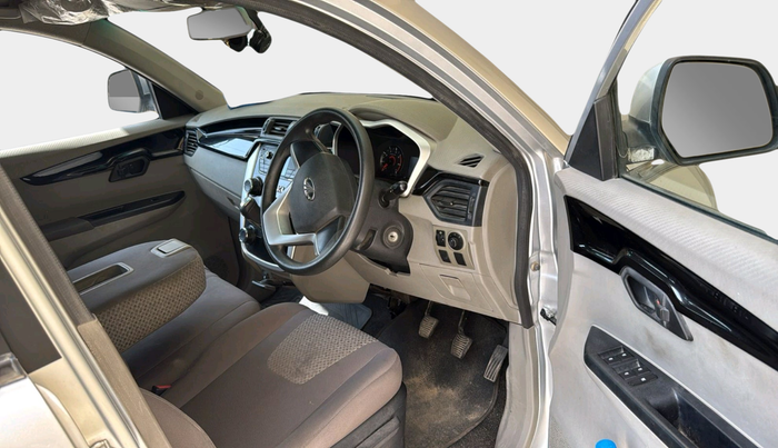 2017 Mahindra Kuv100 K6 6 STR, Petrol, Manual, 39,714 km, interior