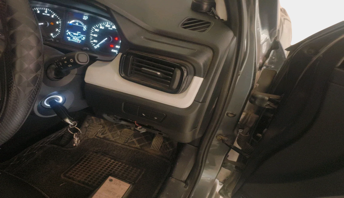 2023 Tata PUNCH PURE MT, Petrol, Manual, 25,255 km, interior