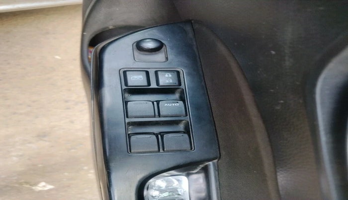 2012 Maruti Swift VXI, Petrol, Manual, 79,024 km, interior