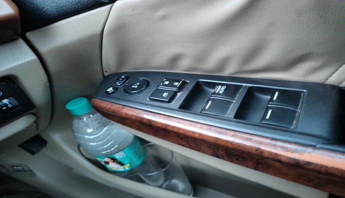 2013 Honda Accord 2.4L I-VTEC AT, Petrol, Automatic, 1,15,155 km, interior