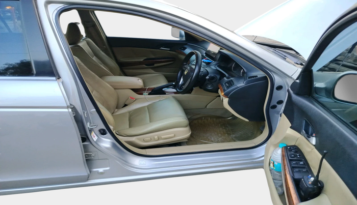 2013 Honda Accord 2.4L I-VTEC AT, Petrol, Automatic, 1,15,155 km, interior