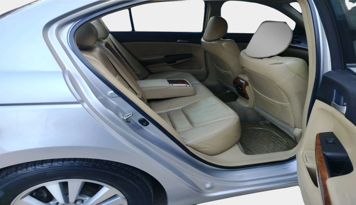 2013 Honda Accord 2.4L I-VTEC AT, Petrol, Automatic, 1,15,155 km, interior