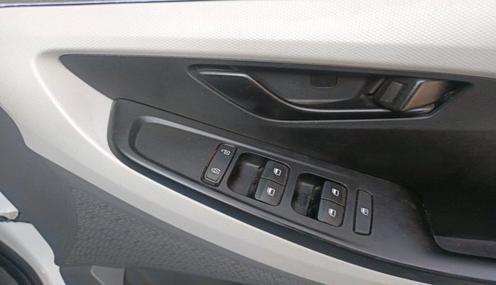 2025 Hyundai Creta E 1.5 PETROL, CNG, Manual, 5,385 km, interior