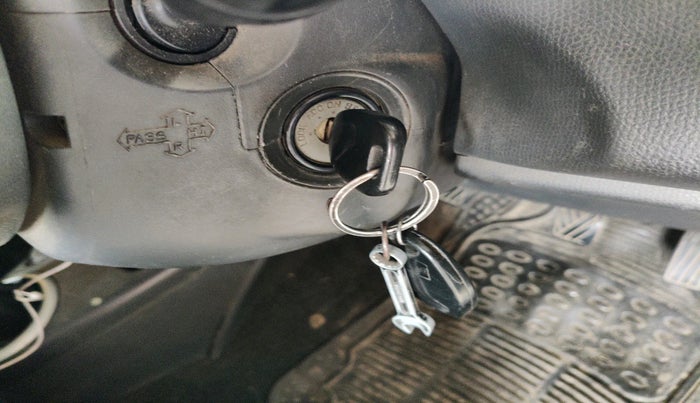 2011 Maruti Swift VXI, Petrol, Manual, 1,34,001 km, interior