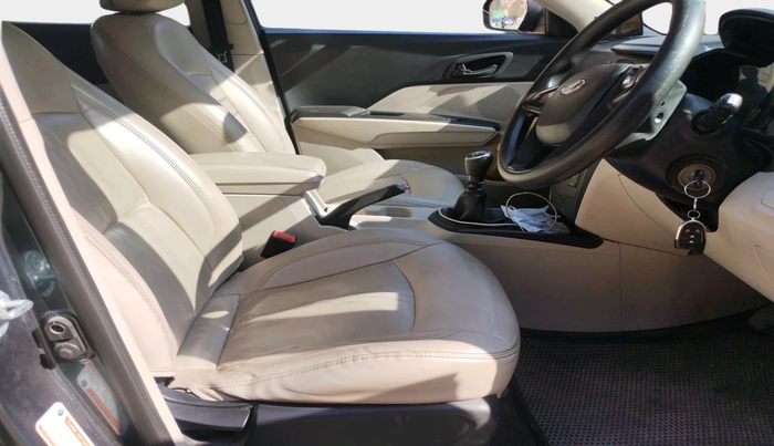 2019 Mahindra XUV300 W4 1.5 DIESEL, Diesel, Manual, 92,791 km, interior