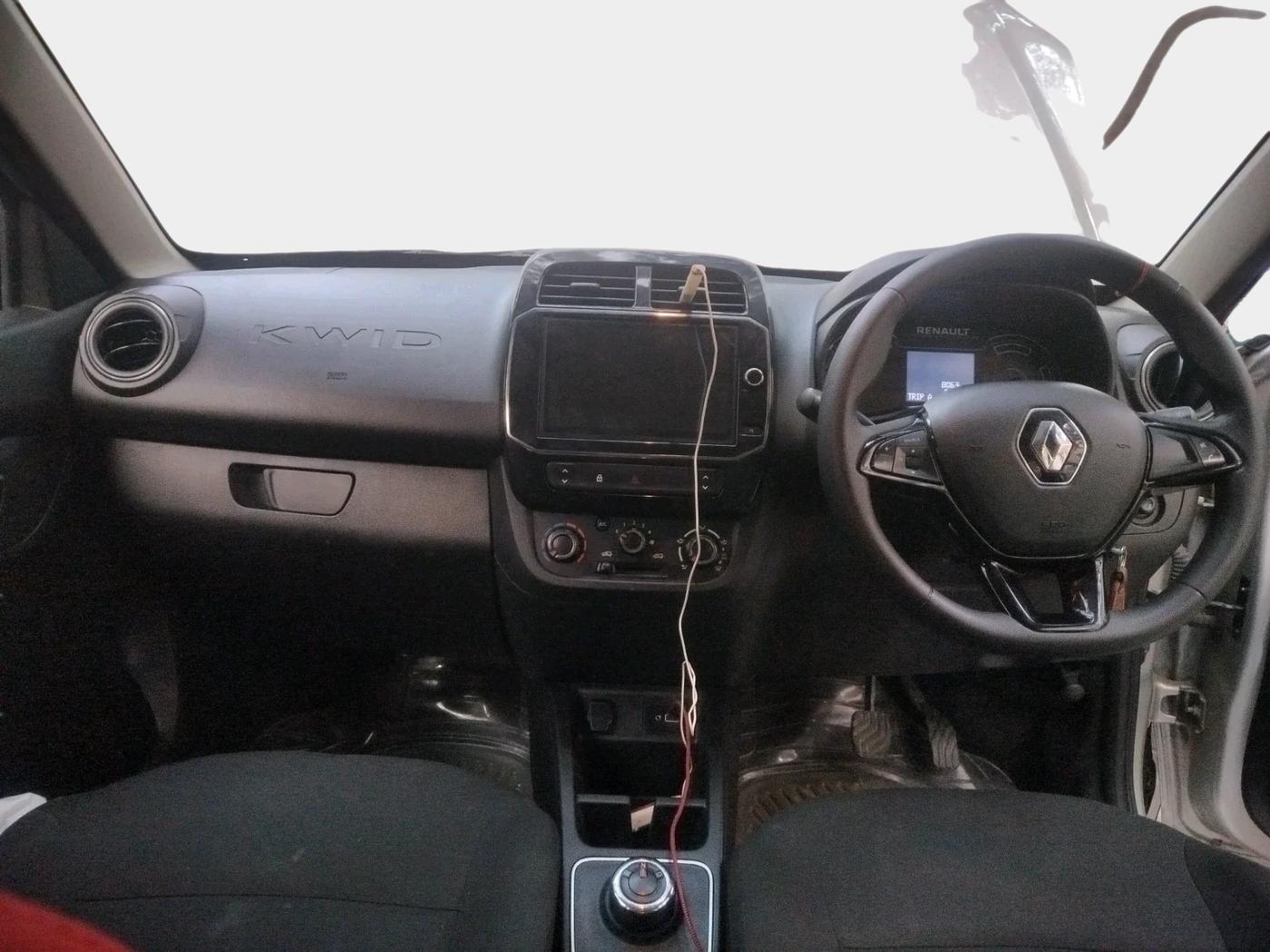 2024 Renault Kwid RXT 1.0 AMT, Petrol, Automatic, 8,063 km, interior