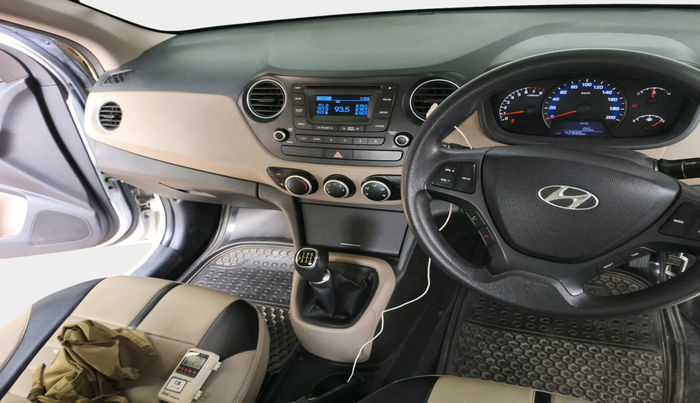 2014 Hyundai Xcent S (O) 1.2, Petrol, Manual, 42,886 km, interior
