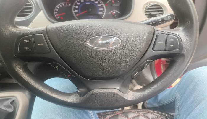 2017 Hyundai Grand i10 SPORTZ 1.2 KAPPA VTVT, Petrol, Manual, 8,05,000 km, interior