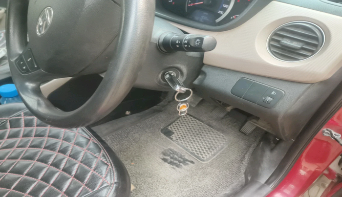 2017 Hyundai Grand i10 SPORTZ 1.2 KAPPA VTVT, Petrol, Manual, 8,05,000 km, interior