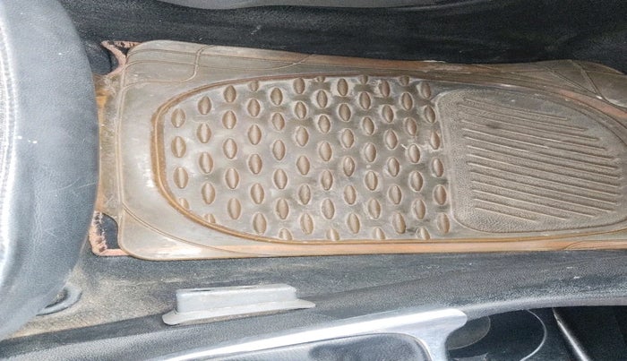 2011 Toyota Etios VX, Petrol, Manual, 1,31,237 km, interior