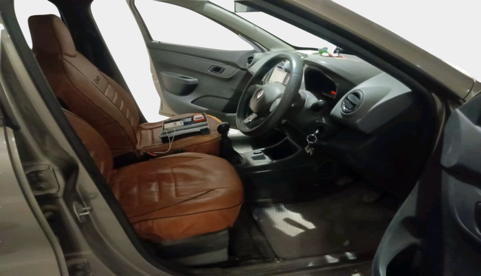 2016 Renault Kwid RXT 0.8, Petrol, Manual, 9,717 km, interior