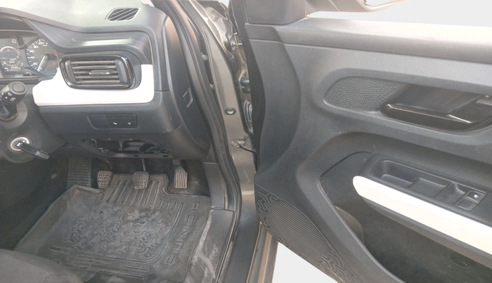 2023 Tata PUNCH PURE MT, Petrol, Manual, 20,489 km, interior