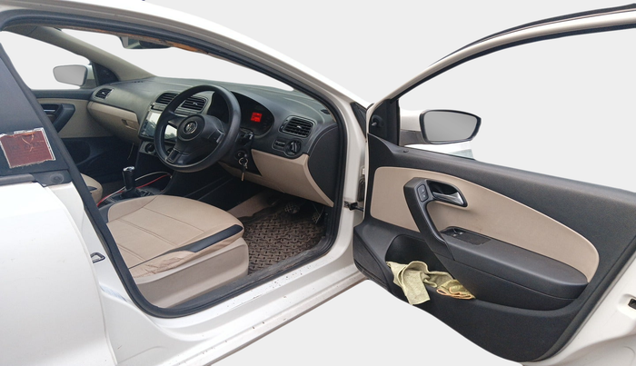 2010 Volkswagen Polo TRENDLINE 1.2L PETROL, Petrol, Manual, 1,33,536 km, interior