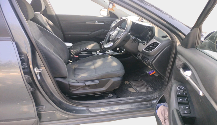 2019 KIA SELTOS HTK PLUS 1.5, Petrol, Manual, 2,79,123 km, interior