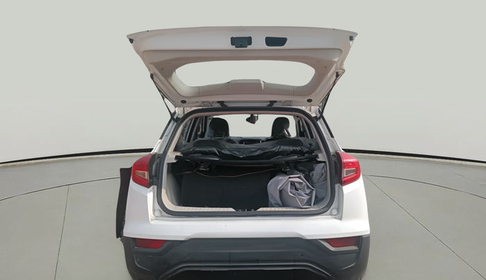 2023 Mahindra XUV300 W4 1.2 PETROL, Petrol, Manual, 1,903 km, exterior