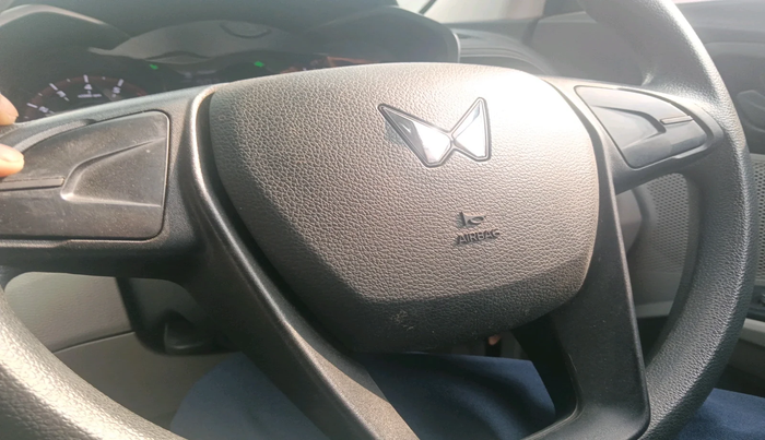 2023 Mahindra XUV300 W4 1.2 PETROL, Petrol, Manual, 1,903 km, interior