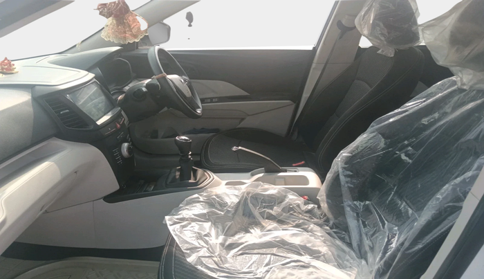 2023 Mahindra XUV300 W4 1.2 PETROL, Petrol, Manual, 1,903 km, interior