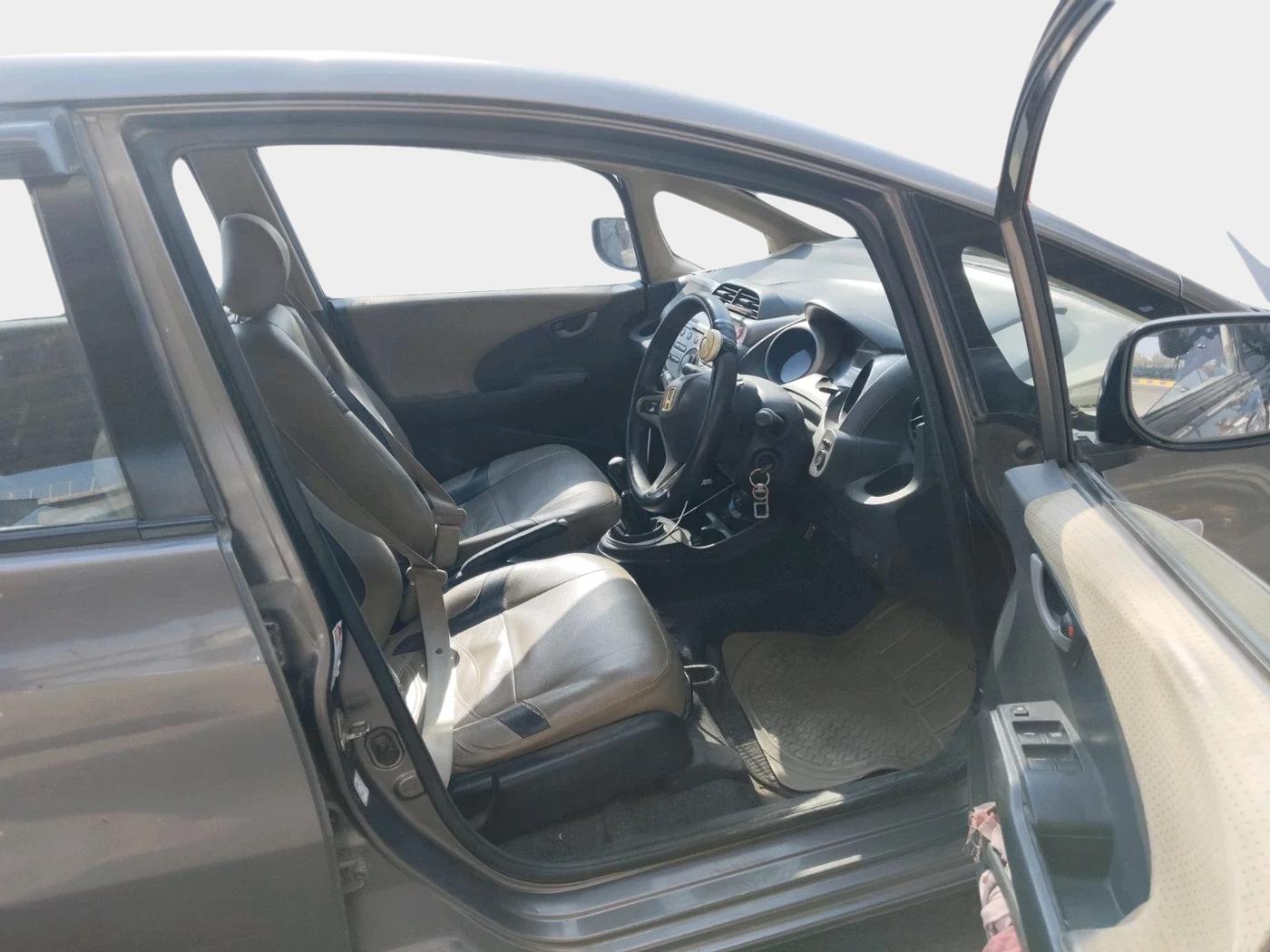 2011 Honda Jazz 1.2 L I-VTEC SELECT, CNG, Manual, 1,31,669 km, interior