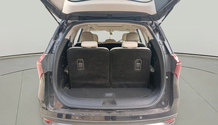 2024 Mahindra XUV700 AX 5 P MT 7 STR, Petrol, Manual, 13,398 km, exterior