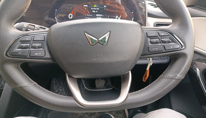 2024 Mahindra XUV700 AX 5 P MT 7 STR, Petrol, Manual, 13,398 km, interior