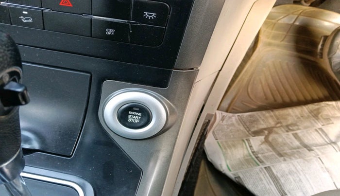 2017 Mahindra XUV500 W10 AT 1.99, Diesel, Automatic, 82,125 km, interior