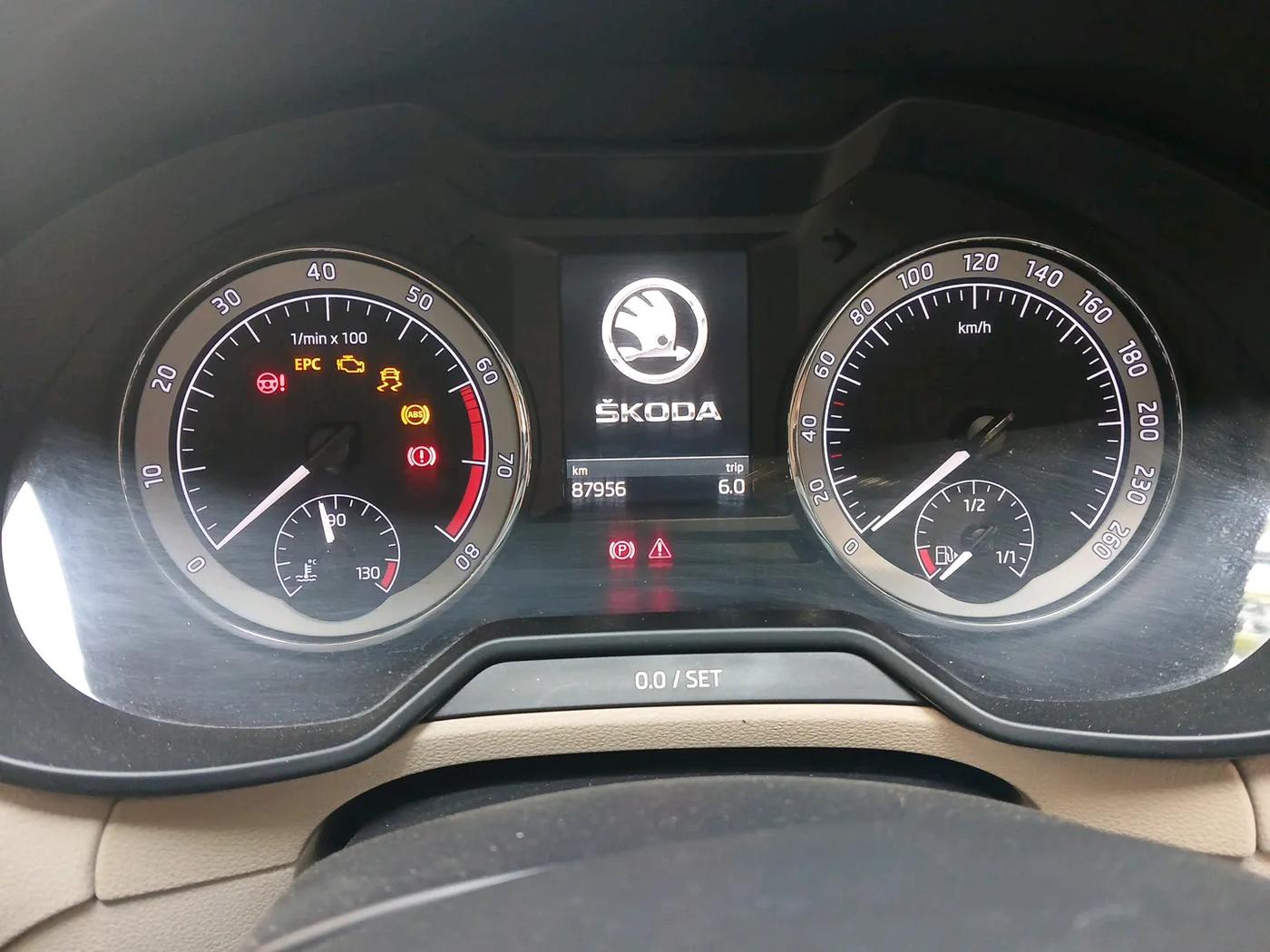2018 Skoda Octavia STYLE 1.8 TSI AT, Petrol, Automatic, 87,956 km, interior