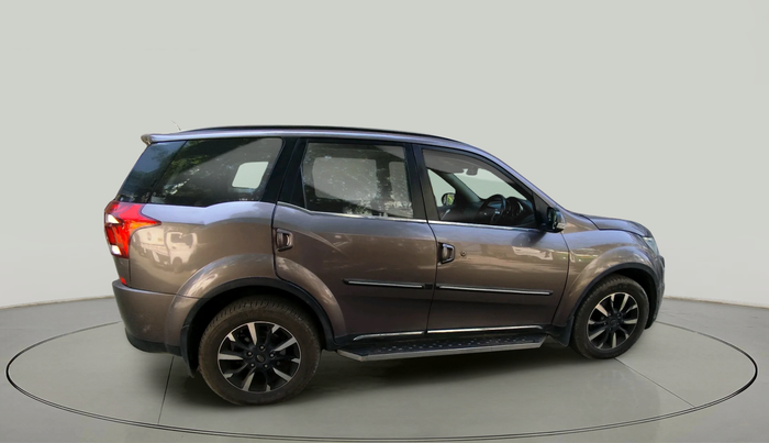 2018 Mahindra XUV500 W11 AT, Diesel, Automatic, 93,581 km, exterior