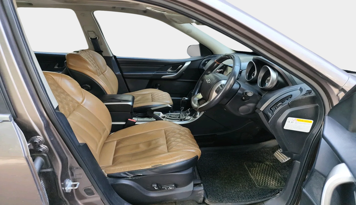 2018 Mahindra XUV500 W11 AT, Diesel, Automatic, 93,581 km, interior