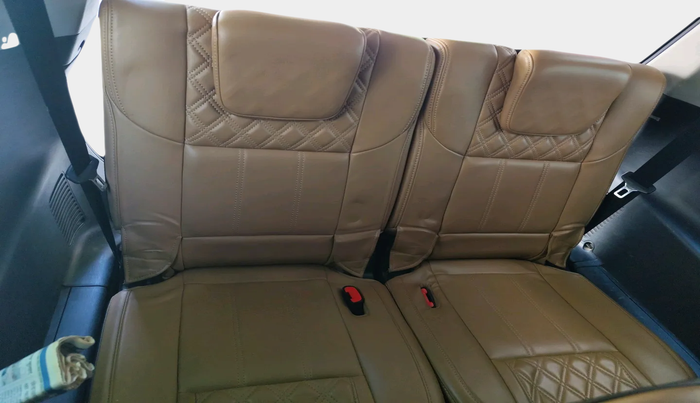 2018 Mahindra XUV500 W11 AT, Diesel, Automatic, 93,581 km, interior