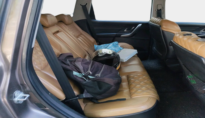 2018 Mahindra XUV500 W11 AT, Diesel, Automatic, 93,581 km, interior