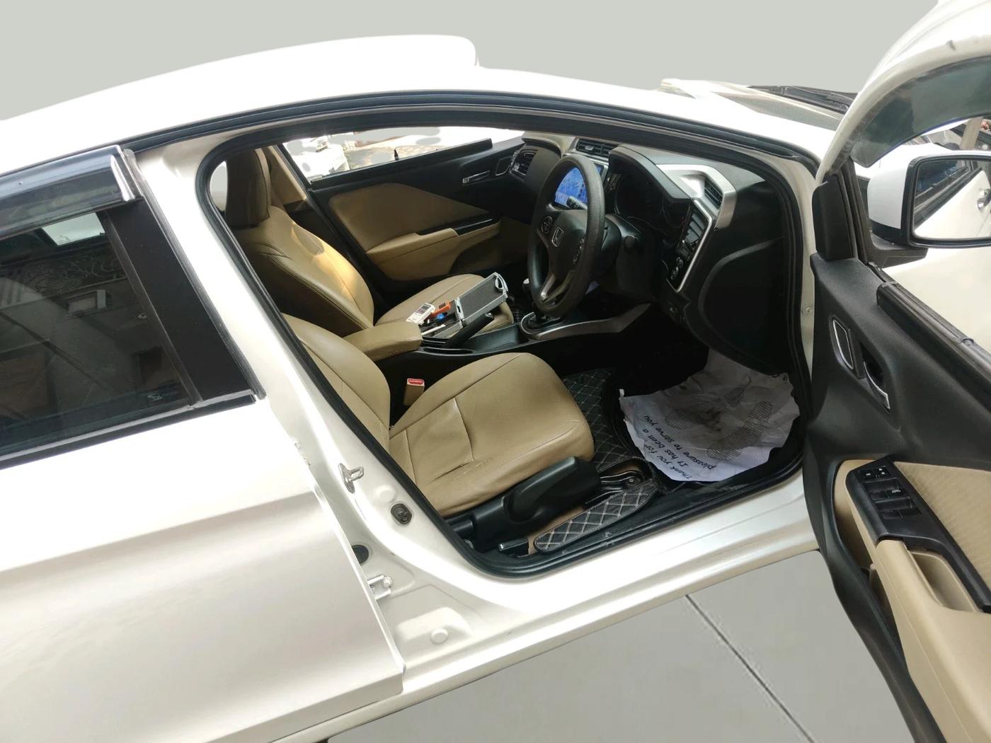 2018 Honda City 1.5L I-VTEC V MT, CNG, Manual, 94,000 km, interior